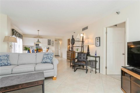 Condo in Venice, Florida, 2 bedrooms  № 1557482 - photo 24