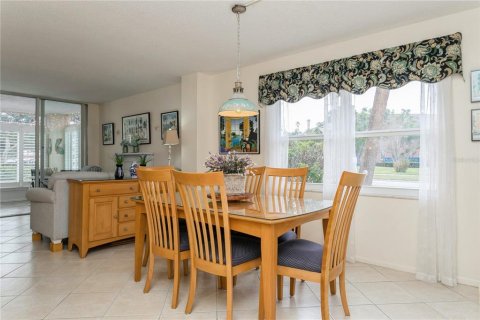 Condo in Venice, Florida, 2 bedrooms  № 1557482 - photo 11