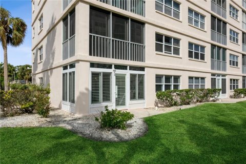 Condo in Venice, Florida, 2 bedrooms  № 1557482 - photo 28