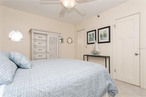 Condo in Venice, Florida, 2 bedrooms  № 1557482 - photo 15