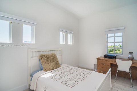 Condo in Aventura, Florida, 4 bedrooms  № 1943952 - photo 23