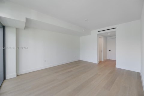 Condo in Bay Harbor Islands, Florida, 1 bedroom № 2077721 - photo 15