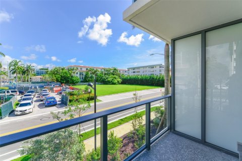 Condo in Bay Harbor Islands, Florida, 1 bedroom № 2077721 - photo 23