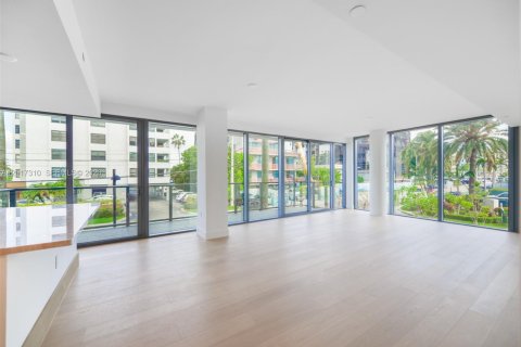 Condo in Bay Harbor Islands, Florida, 1 bedroom № 2077721 - photo 24