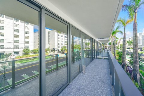 Condo in Bay Harbor Islands, Florida, 1 bedroom № 2077721 - photo 21