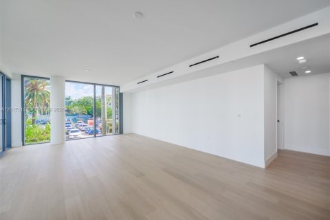 Condo in Bay Harbor Islands, Florida, 1 bedroom № 2077721 - photo 29