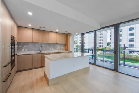 Condo in Bay Harbor Islands, Florida, 1 bedroom № 2077721 - photo 7