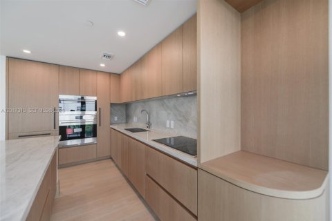 Condo in Bay Harbor Islands, Florida, 1 bedroom № 2077721 - photo 6