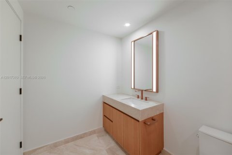 Condo in Bay Harbor Islands, Florida, 1 bedroom № 2077721 - photo 26
