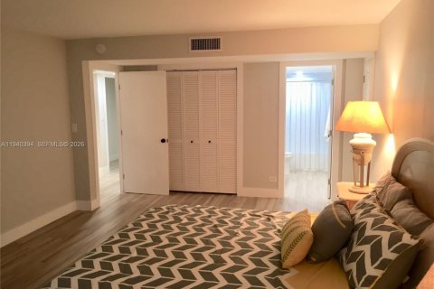 Снять в аренду кондоминиум в Майами-Бич, Флорида 1 спальня, 96.8м2, № 1999717 - фото 5