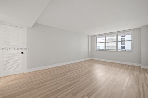 Снять в аренду кондоминиум в Майами-Бич, Флорида 1 спальня, 96.8м2, № 1999717 - фото 9