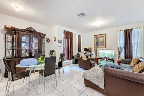 Villa ou maison à vendre à Homestead, Floride: 4 chambres, 210.33 m2 № 1992342 - photo 15