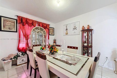 Villa ou maison à vendre à Homestead, Floride: 4 chambres, 210.33 m2 № 1992342 - photo 11