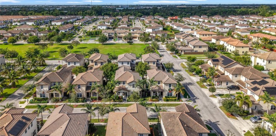 Villa ou maison à Homestead, Floride 4 chambres, 210.33 m2 № 1992342