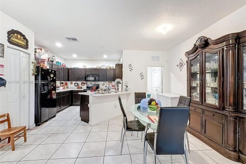 Villa ou maison à vendre à Homestead, Floride: 4 chambres, 210.33 m2 № 1992342 - photo 17