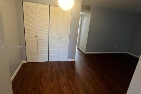 Copropriété à louer à North Miami, Floride: 1 chambre, 57.32 m2 № 1997309 - photo 3