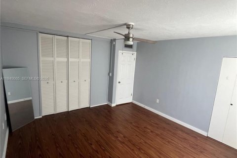 Copropriété à louer à North Miami, Floride: 1 chambre, 57.32 m2 № 1997309 - photo 6