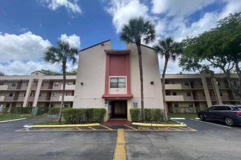 Condo in Miramar, Florida, 2 bedrooms № 2056406
