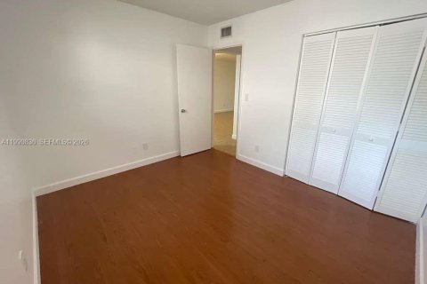 Condo in Miramar, Florida, 2 bedrooms № 2056406 - photo 16