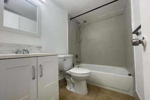 Condo in Miramar, Florida, 2 bedrooms № 2056406 - photo 17