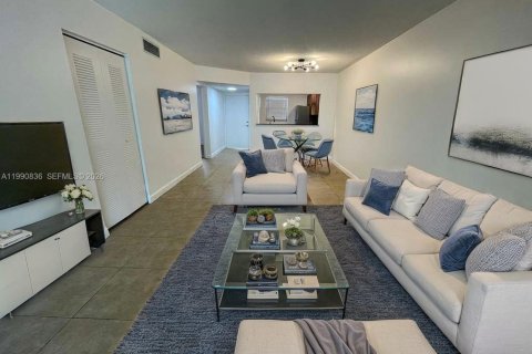 Condo in Miramar, Florida, 2 bedrooms № 2056406 - photo 6