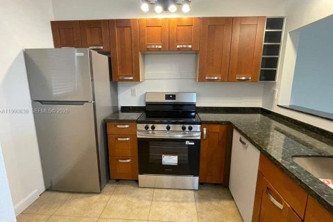 Condo in Miramar, Florida, 2 bedrooms № 2056406 - photo 3