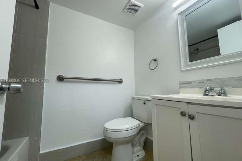 Condo in Miramar, Florida, 2 bedrooms № 2056406 - photo 13