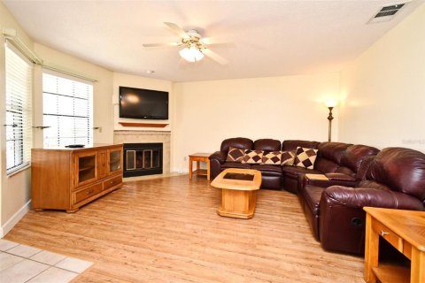 Touwnhouse à vendre à Apopka, Floride: 2 chambres, 124.02 m2 № 1839988 - photo 3