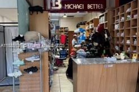 Купить коммерческую недвижимость в Дорал, Флорида № 2021176 - фото 5