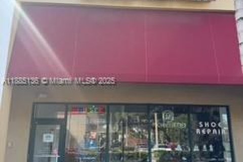 Купить коммерческую недвижимость в Дорал, Флорида № 2021176 - фото 10