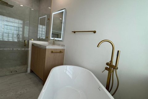 Casa en venta en Delray Beach, Florida, 3 dormitorios, 187.76 m2 № 1998419 - foto 17