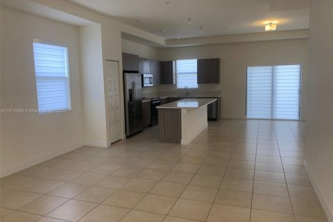 Copropriété à louer à Doral, Floride: 3 chambres, 125.14 m2 № 1969272 - photo 6