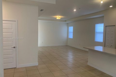 Copropriété à louer à Doral, Floride: 3 chambres, 125.14 m2 № 1969272 - photo 8