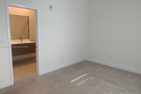 Copropriété à louer à Doral, Floride: 3 chambres, 125.14 m2 № 1969272 - photo 9