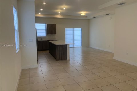 Copropriété à louer à Doral, Floride: 3 chambres, 125.14 m2 № 1969272 - photo 7