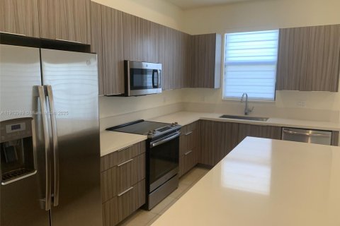 Copropriété à louer à Doral, Floride: 3 chambres, 125.14 m2 № 1969272 - photo 5