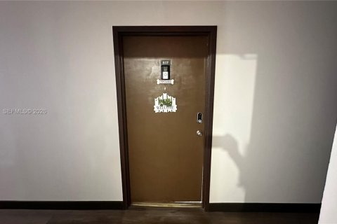 Купить кондоминиум в Майами, Флорида 2 спальни, 94.76м2, № 2050308 - фото 8