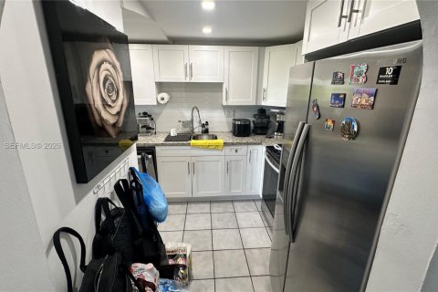 Купить кондоминиум в Майами, Флорида 2 спальни, 94.76м2, № 2050308 - фото 10