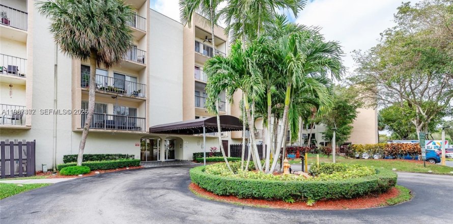 Кондоминиум с 2 спальнями в Майами, Флорида № 2050308