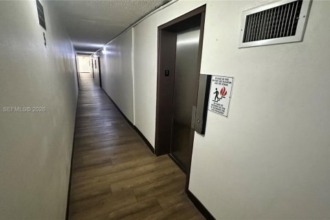 Купить кондоминиум в Майами, Флорида 2 спальни, 94.76м2, № 2050308 - фото 9