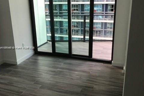 Condo in Miami, Florida, 2 bedrooms  № 1944120 - photo 6