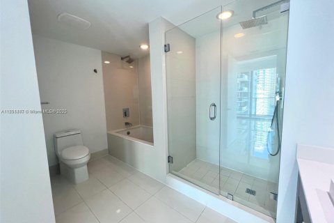 Condo in Miami, Florida, 2 bedrooms  № 1944120 - photo 7