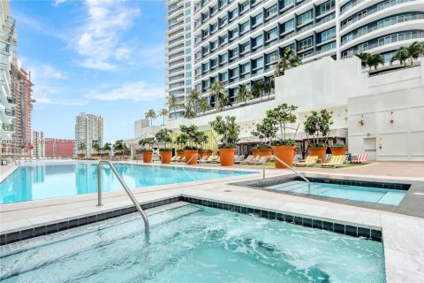 Condo in Miami, Florida, 2 bedrooms  № 1944120 - photo 25