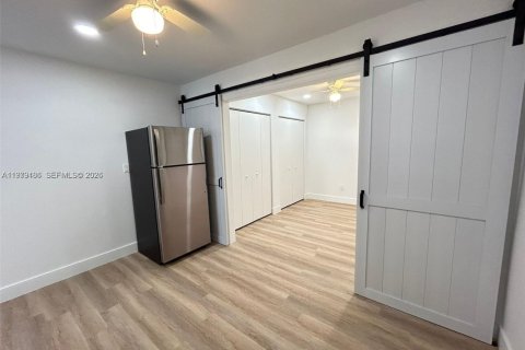 Propiedad comercial en alquiler en Miami, Florida, 1 dormitorio, 31.12 m2 № 2044652 - foto 12