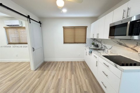 Propiedad comercial en alquiler en Miami, Florida, 1 dormitorio, 31.12 m2 № 2044652 - foto 7