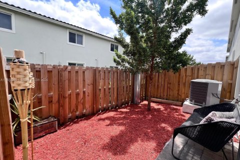 Adosado en venta en Florida City, Florida, 3 dormitorios, 127.83 m2 № 1747859 - foto 9