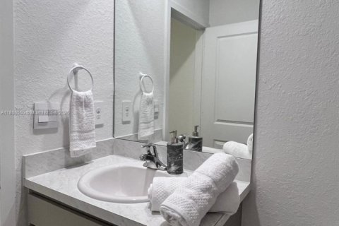 Adosado en venta en Florida City, Florida, 3 dormitorios, 127.83 m2 № 1747859 - foto 17