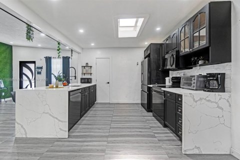 Villa ou maison à vendre à West Park, Floride: 4 chambres, 154.68 m2 № 1962973 - photo 2