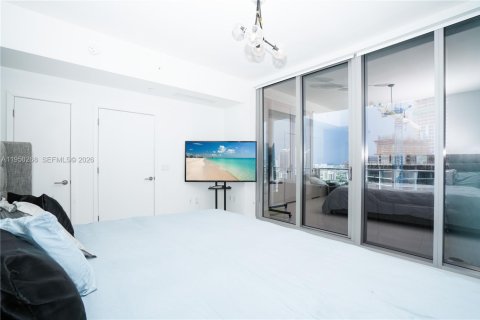 Condo in Miami, Florida, 3 bedrooms  № 2090346 - photo 16