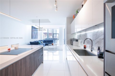 Condo in Miami, Florida, 3 bedrooms № 2090346